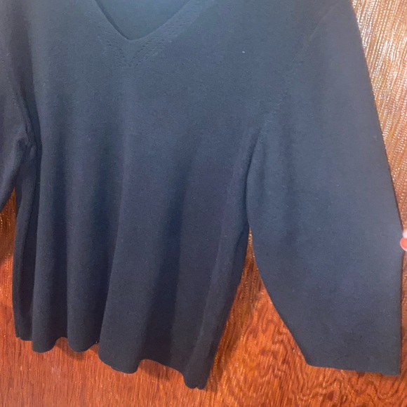 🖤♠️Black Sweater♠️🖤 - Picture 3 of 5